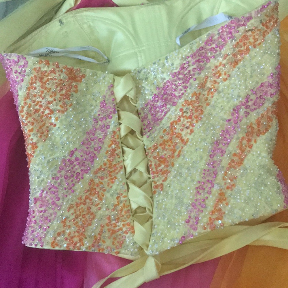 Prom Dress π - Picture 3 of 5